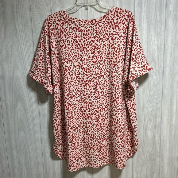 Wonderly Studio Animal Print Short Sleeve Top Size 2X - Picture 3 of 7